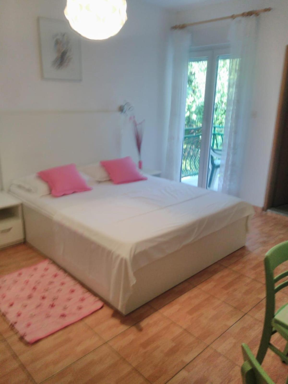 Apartments By The Sea Drvenik Donja Vala, Makarska - 6701 Eksteriør bilde